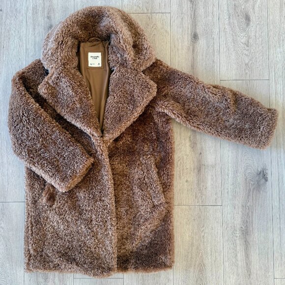 NWOT Abercrombie Women's Medium Furry Jacket - Picture 1 of 3